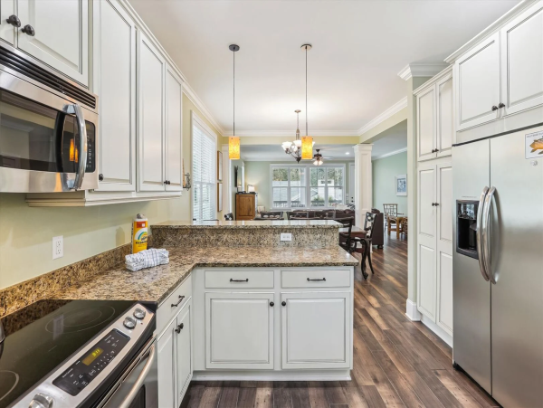 Charming Vacation Rental with a Pool & 4 Bedrooms in Hilton Head