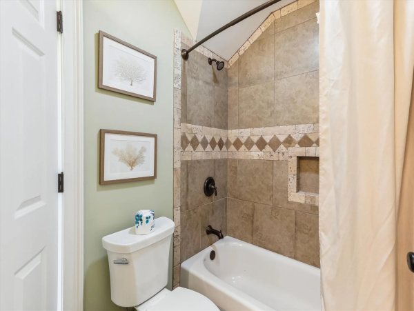 Charming Vacation Rental with a Pool & 4 Bedrooms in Hilton Head