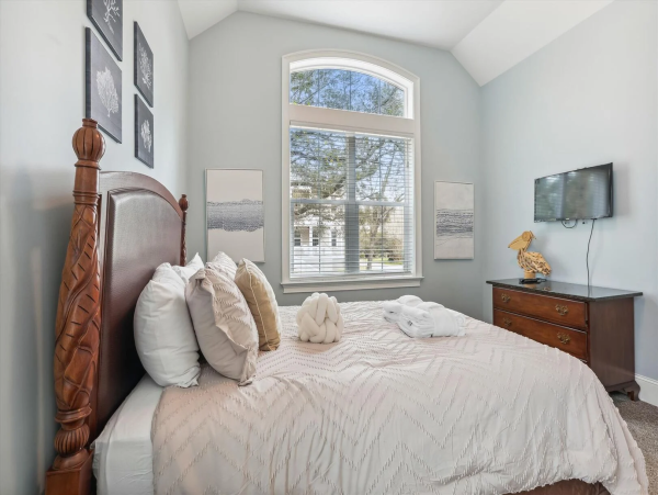 Charming Vacation Rental with a Pool & 4 Bedrooms in Hilton Head