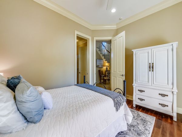 Partial Ocean View, 5 bedroom Rental