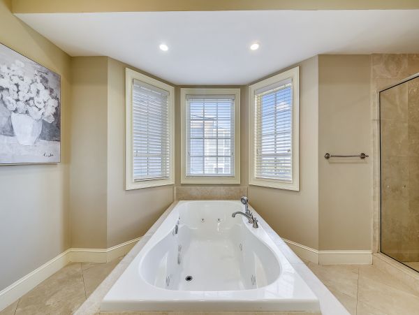Partial Ocean View, 5 bedroom Rental