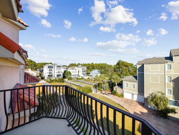 Partial Ocean View, 5 bedroom Rental