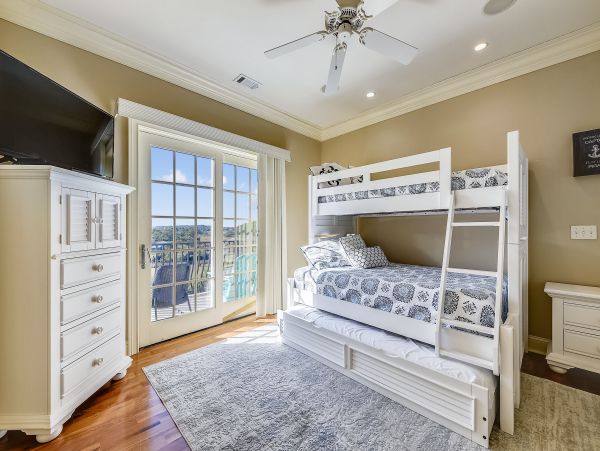 Partial Ocean View, 5 bedroom Rental