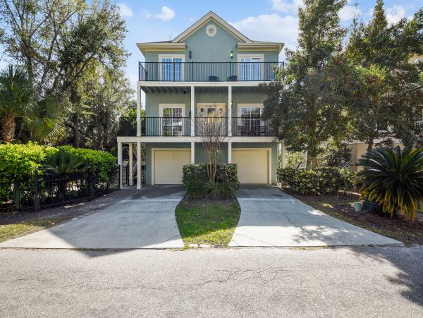 Luxury Six Bedroom Four & a Half Bathroom Vacation Home