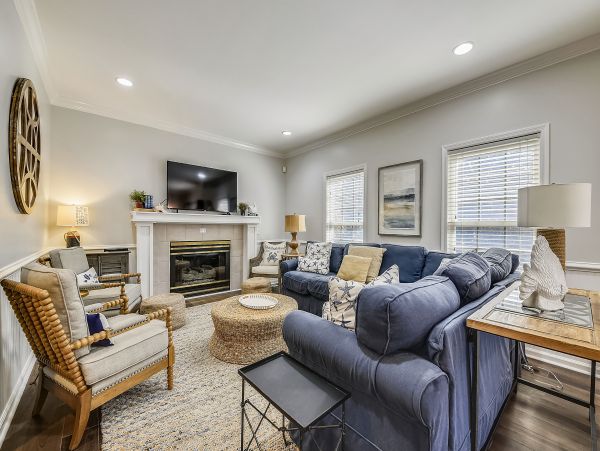 Luxury Six Bedroom Four & a Half Bathroom Vacation Home