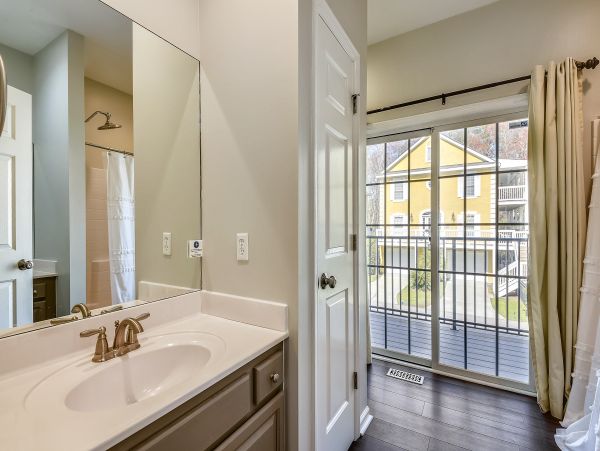 Luxury Six Bedroom Four & a Half Bathroom Vacation Home