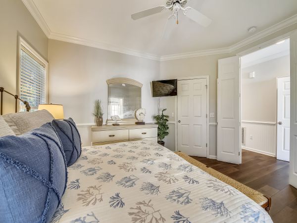 Luxury Six Bedroom Four & a Half Bathroom Vacation Home