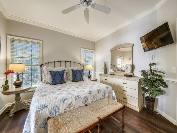 Luxury Six Bedroom Four & a Half Bathroom Vacation Home