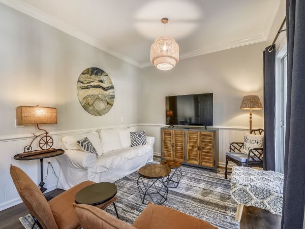 Luxury Six Bedroom Four & a Half Bathroom Vacation Home