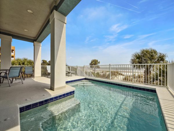 Direct Oceanfront Home with 360 degree Views of the Ocean in Hilton Head