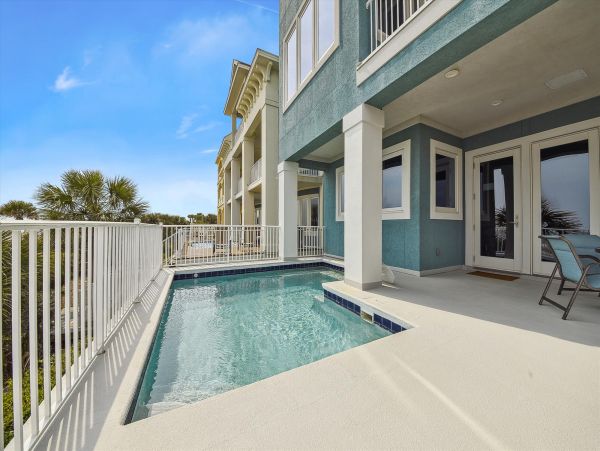 Direct Oceanfront Home with 360 degree Views of the Ocean in Hilton Head
