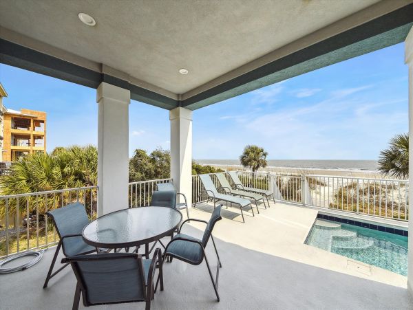 Direct Oceanfront Home with 360 degree Views of the Ocean in Hilton Head