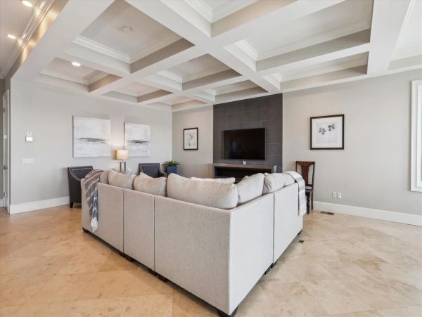 Direct Oceanfront Home with 360 degree Views of the Ocean in Hilton Head