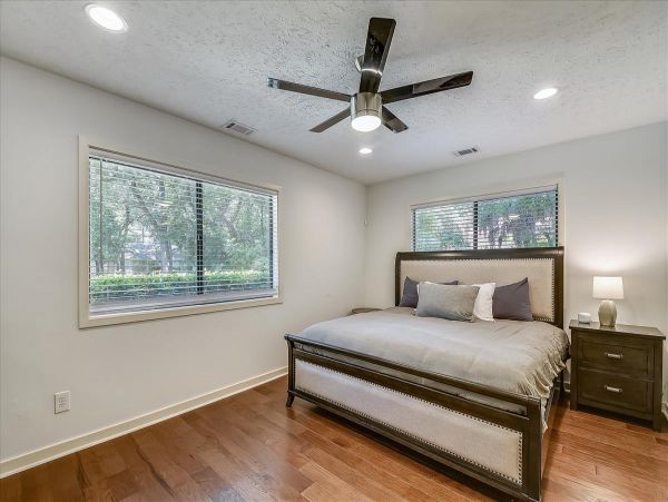 Hilton Head 3 Bedroom Home with Large Deck, Pool & Spa