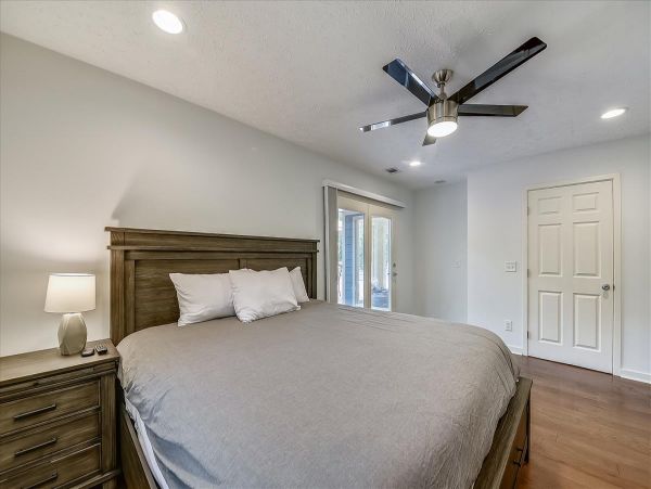 Hilton Head 3 Bedroom Home with Large Deck, Pool & Spa