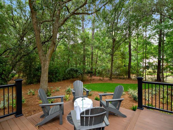 Hilton Head 3 Bedroom Home with Large Deck, Pool & Spa
