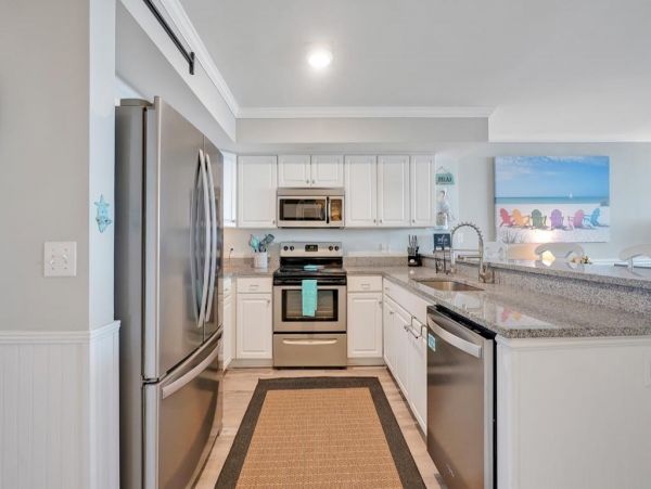 Carolina Beach Vacation Condo Three bedroom On Beach