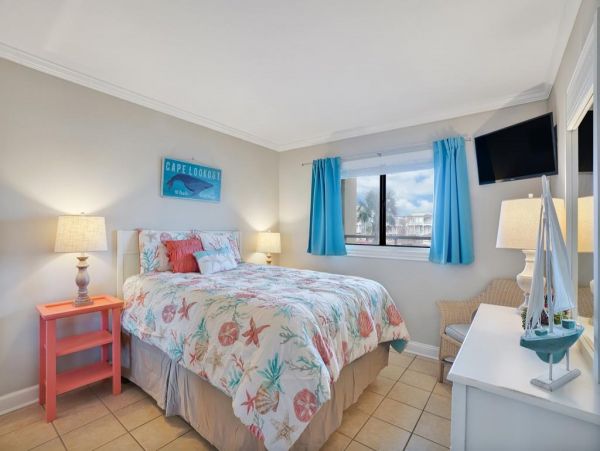 Carolina Beach Vacation Condo Three bedroom On Beach
