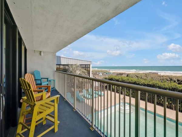 Carolina Beach Vacation Condo Three bedroom On Beach