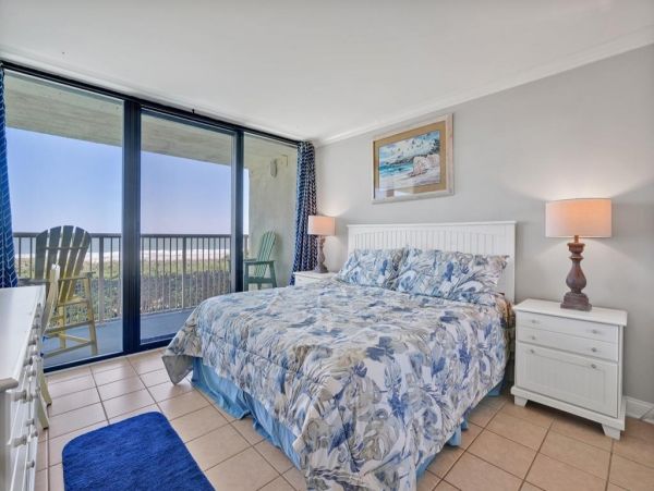 Carolina Beach Vacation Condo Three bedroom On Beach