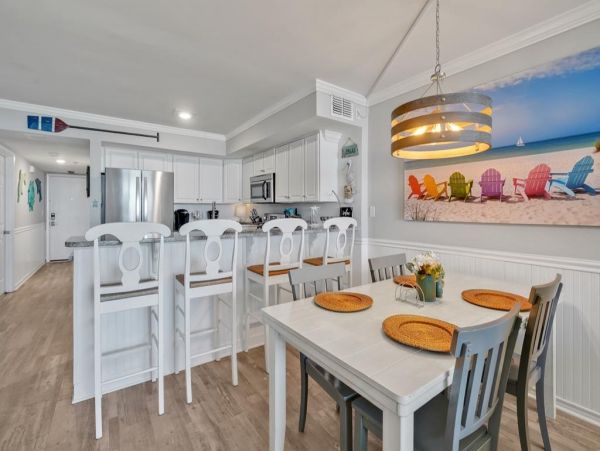 Carolina Beach Vacation Condo Three bedroom On Beach