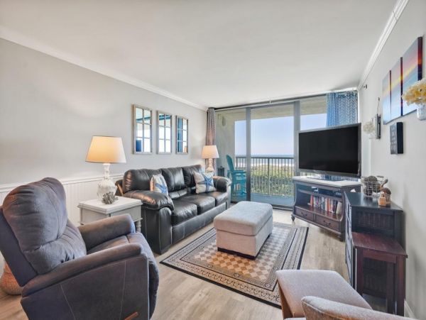 Carolina Beach Vacation Condo Three bedroom On Beach