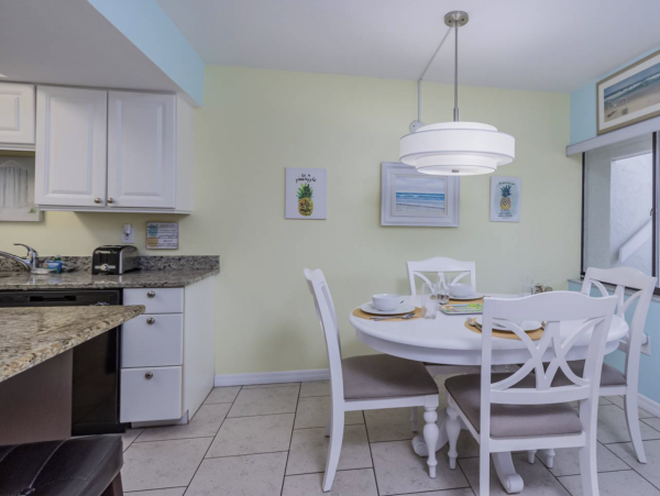 6 min Walk to Beach Siesta Key Vacation Condo One Bedroom