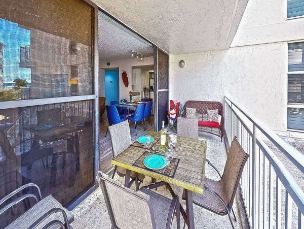 Siesta Key Beachside Peek at the beach Condo