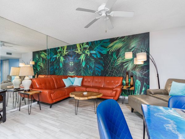 Siesta Key Beachside Peek at the beach Condo