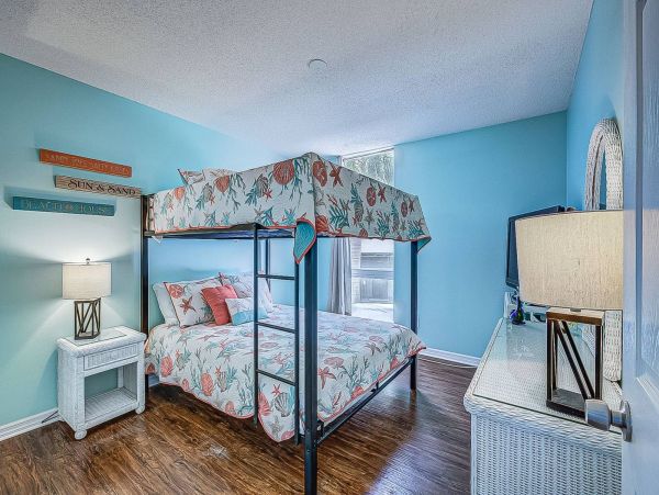 Siesta Key Beachside Peek at the beach Condo