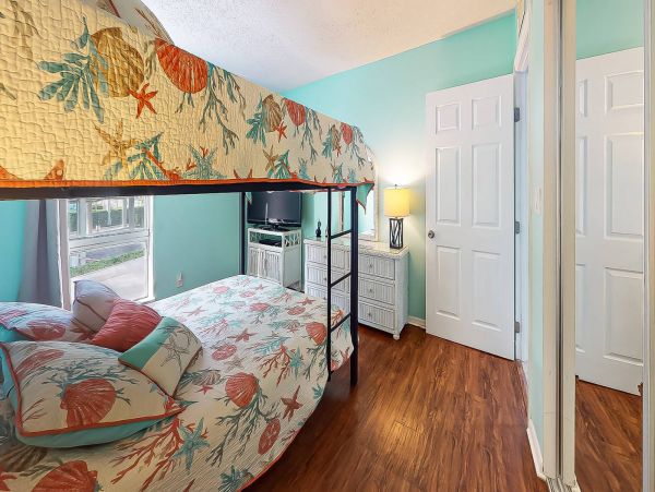 Siesta Key Beachside Peek at the beach Condo