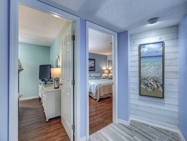 Siesta Key Beachside Peek at the beach Condo