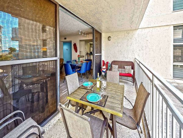 Siesta Key Beachside Peek at the beach Condo