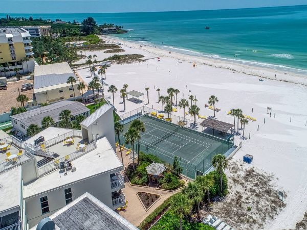 Siesta Key Beachside Peek at the beach Condo