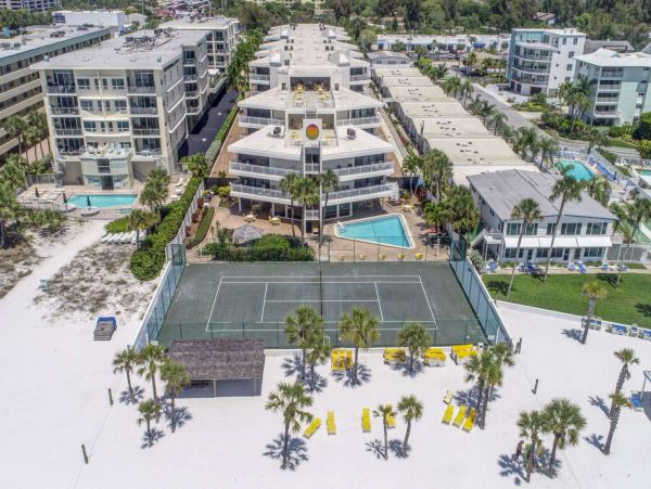Siesta Key Beachside Peek at the beach Condo