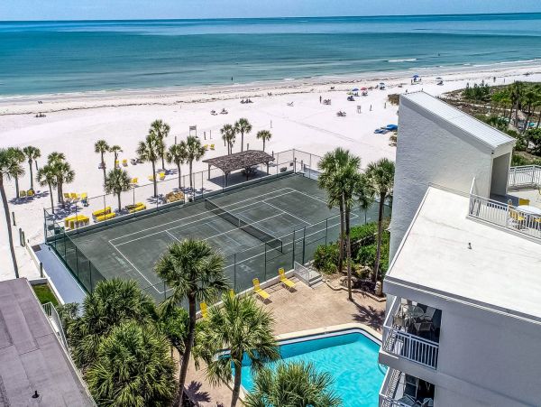 Siesta Key Beachside Peek at the beach Condo