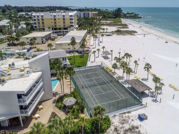 Siesta Key Beachside Peek at the beach Condo