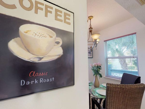 Siesta Key Condo Pool/ Walk to Beach Amenities.