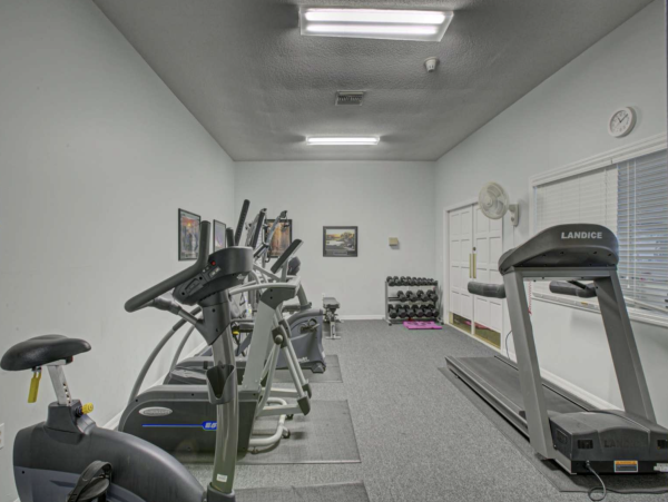 Siesta Key Condo Pool/ Walk to Beach Amenities.
