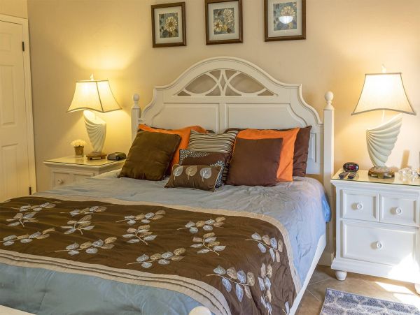 1 Bedroom Condo Pet friendly 8 min walk to the beach