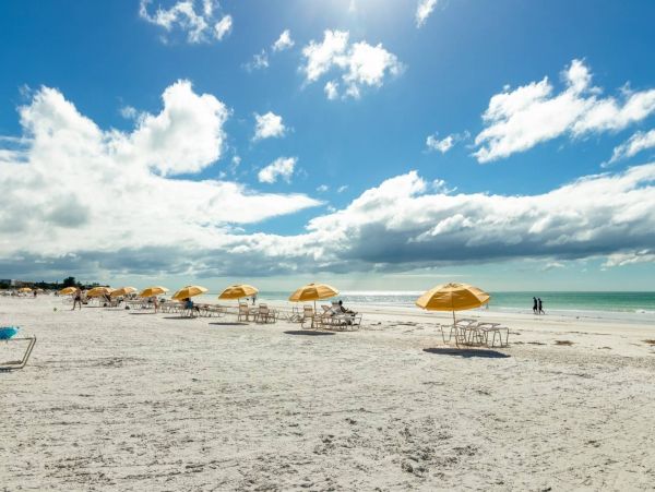Two Bedroom Ground Level Condo with Private Beach in Siesta Key