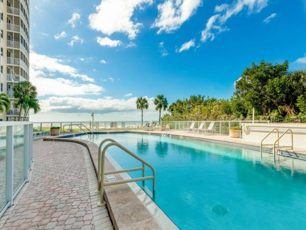 Two Bedroom Ground Level Condo with Private Beach in Siesta Key