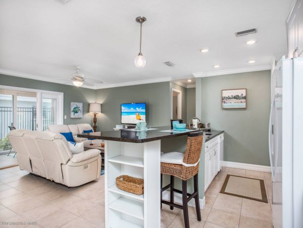 Two Bedroom Ground Level Condo with Private Beach in Siesta Key