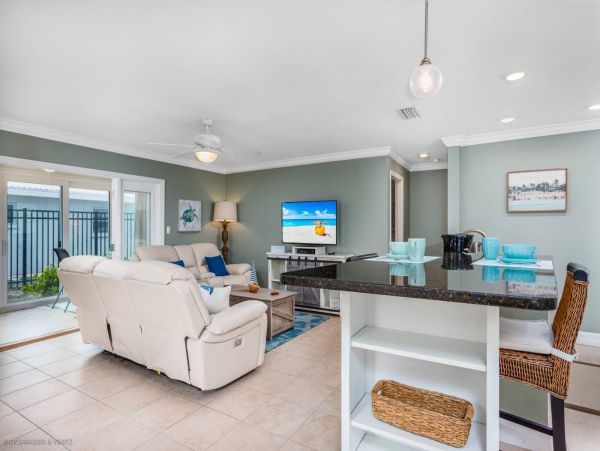 Two Bedroom Ground Level Condo with Private Beach in Siesta Key