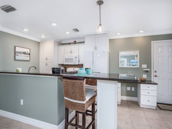 Two Bedroom Ground Level Condo with Private Beach in Siesta Key