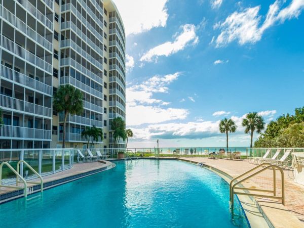 Two Bedroom Ground Level Condo with Private Beach in Siesta Key