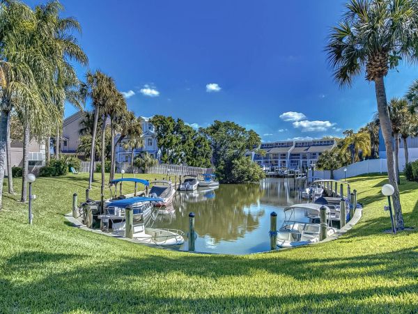 Coastal Comfort Retreat - Walk to Siesta Key Beach