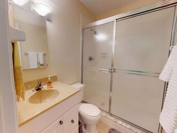 Coastal Comfort Retreat - Walk to Siesta Key Beach