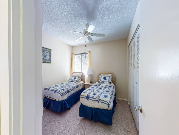 Coastal Comfort Retreat - Walk to Siesta Key Beach