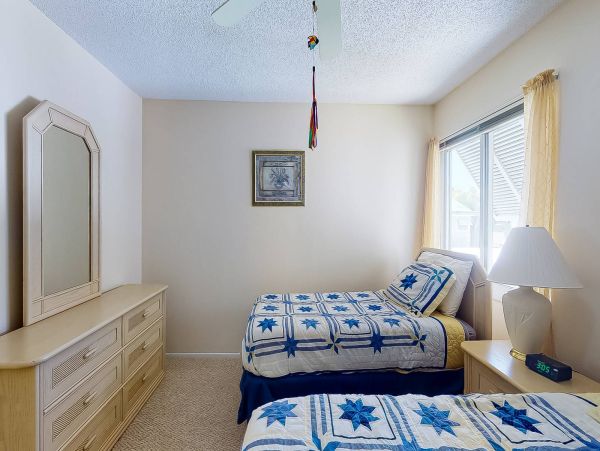 Coastal Comfort Retreat - Walk to Siesta Key Beach